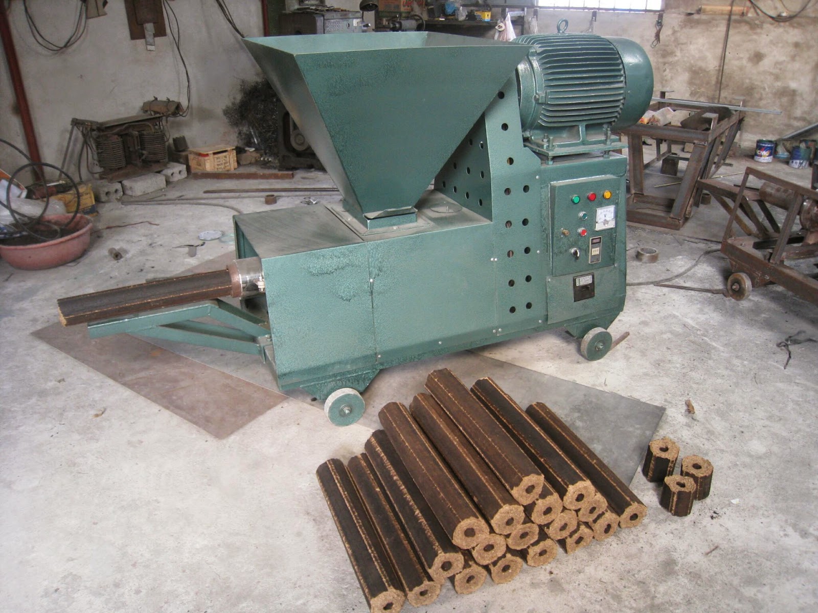 QUY TRÌNH HOẠT ĐỘNG CỦA MÁY ÉP CỦI TRẤU MÙN CƯA